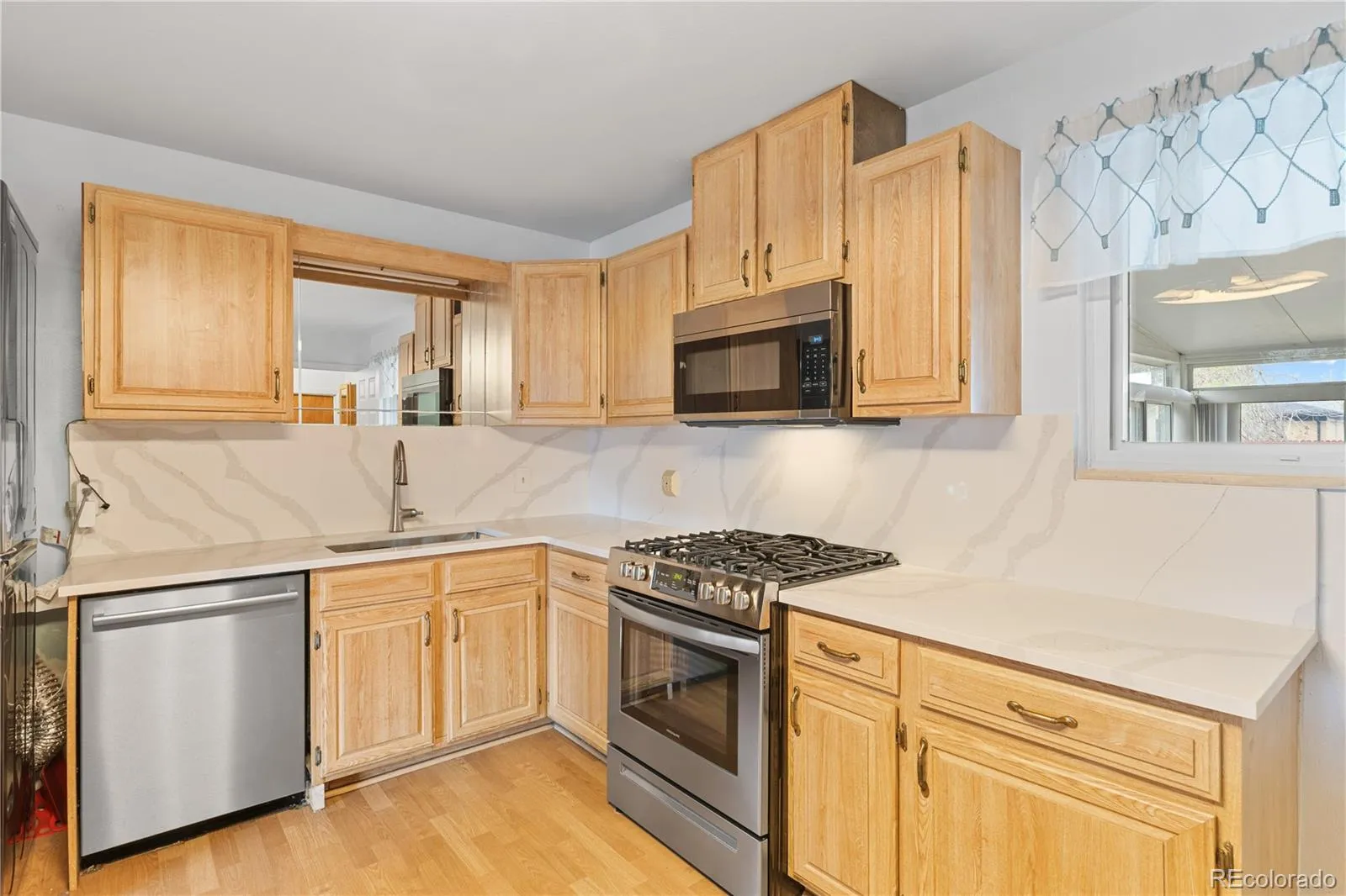 04092026144043 1600 16