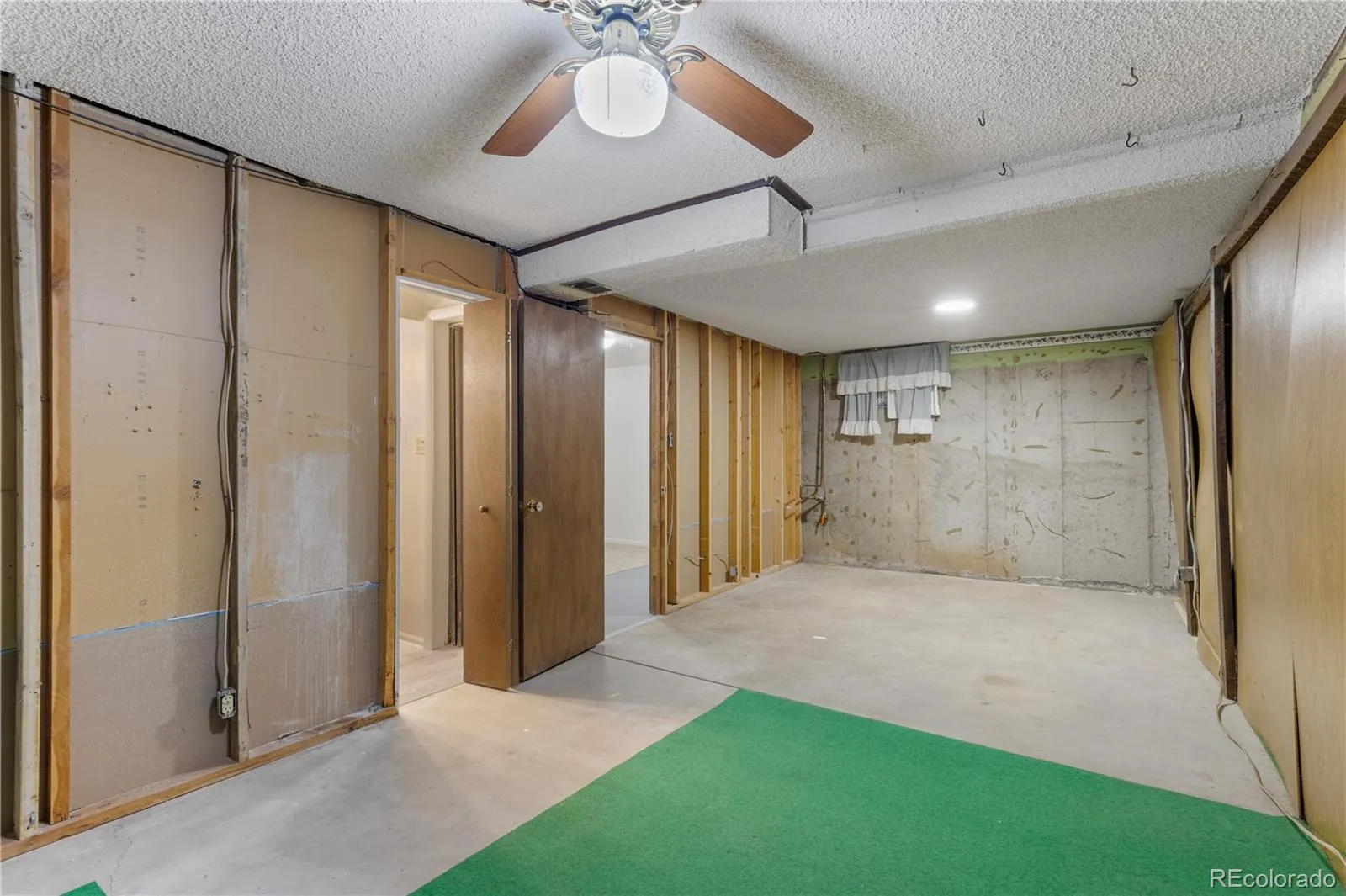 04092026144043 1600 35