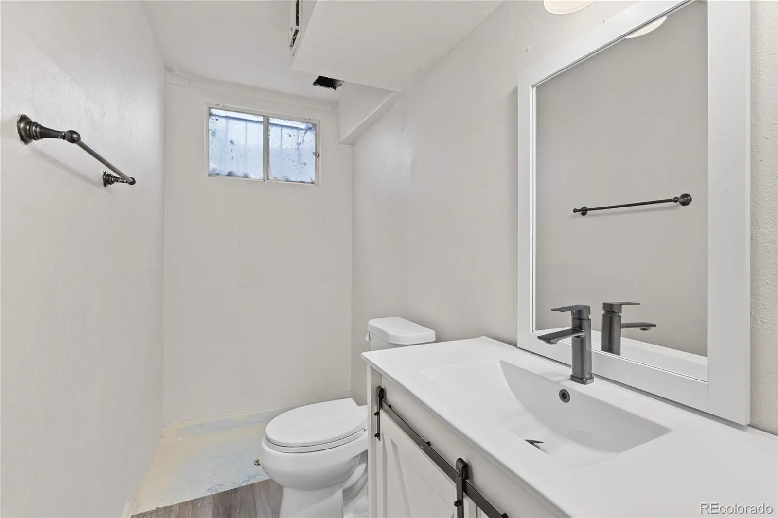 04092026144043 1600 37