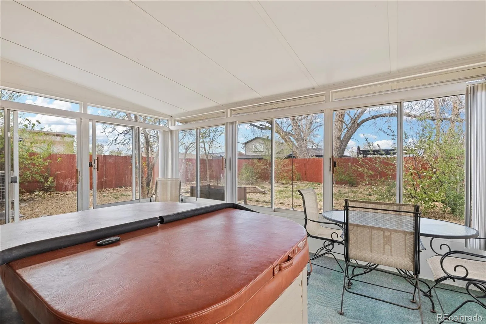 04092026144043 1600 40