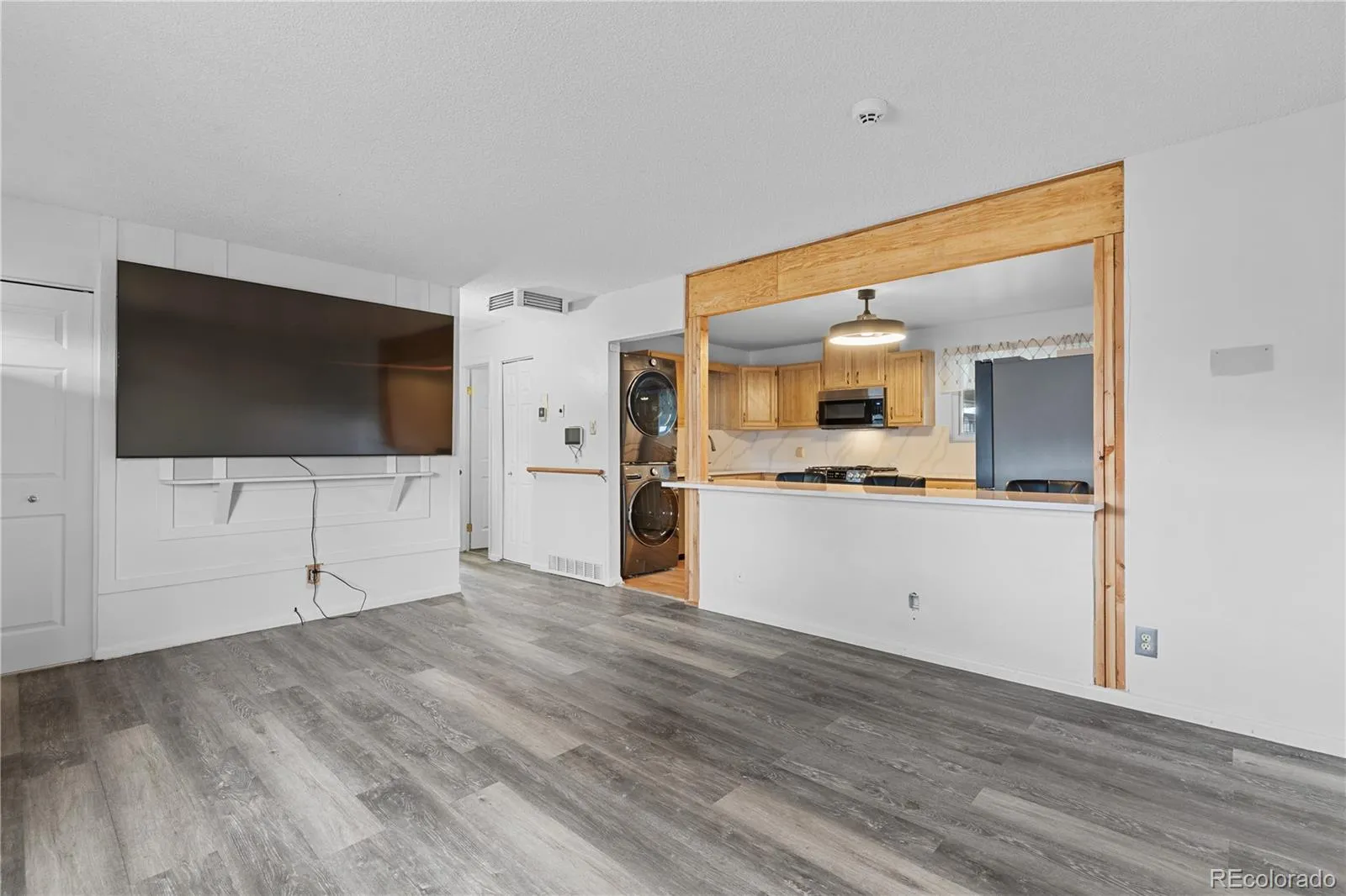 04092026144043 1600 9