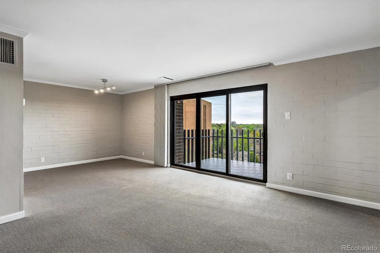 04182026170559 1600 4