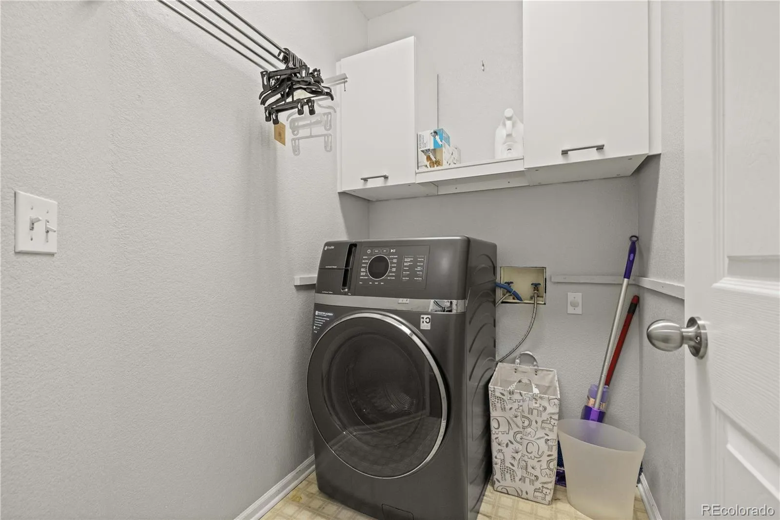 6144 S Ventura Court Aurora CO 80016 MLS #REC5871975 04222026141957 1600 20