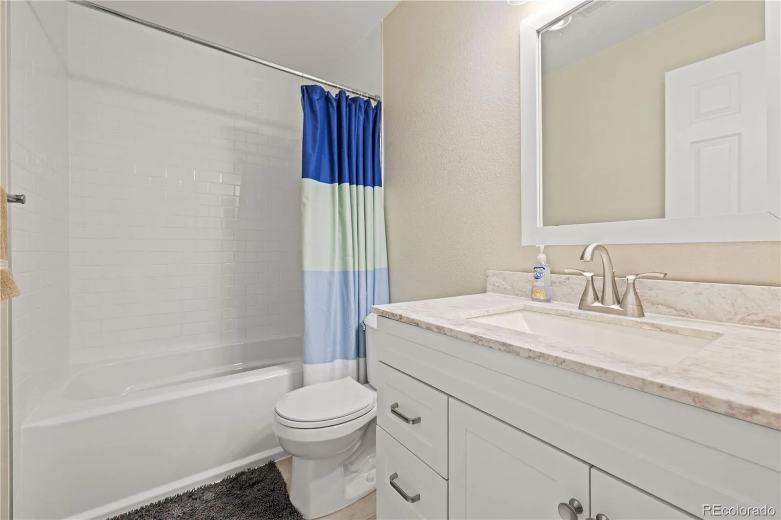 6144 S Ventura Court Aurora CO 80016 MLS #REC5871975 04222026141957 1600 31