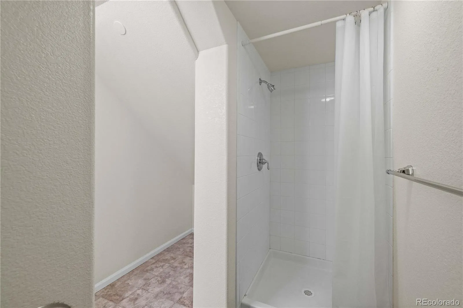 6144 S Ventura Court Aurora CO 80016 MLS #REC5871975 04222026141957 1600 38