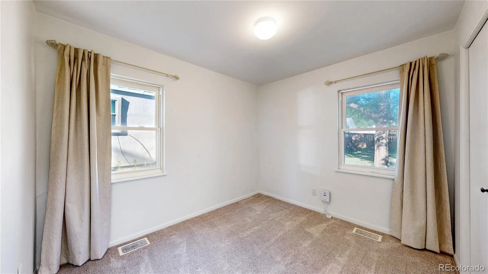 3215 S Forest Street Denver CO 80222 | MLS #REC5877249 06182026052122 1600 14