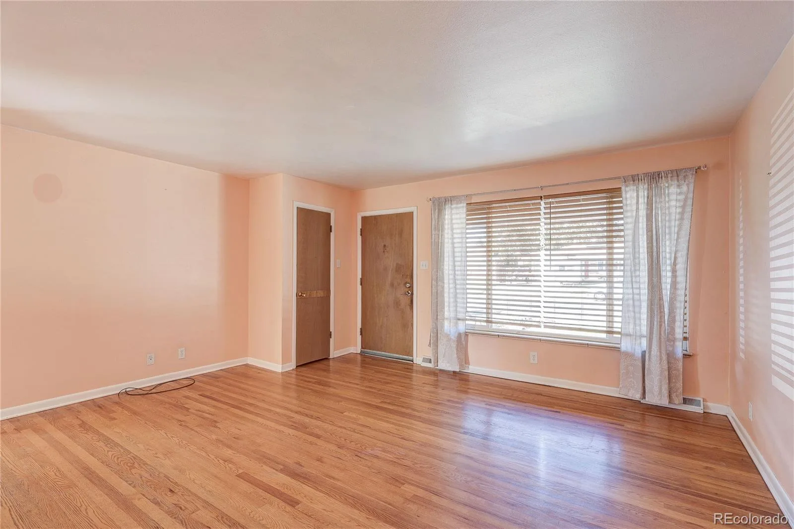 1140 S Gray Street Lakewood CO 80232 | MLS #REC5881299 10112026145041 1600 4