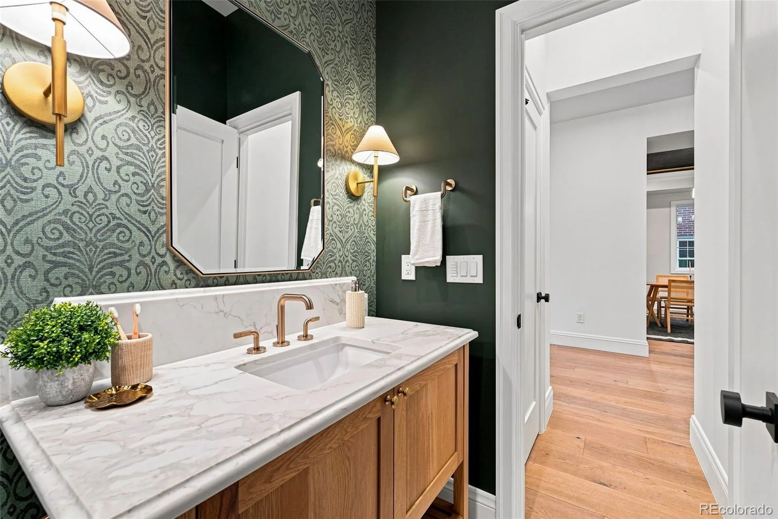 845 S Medea Way Denver CO 80209 | MLS #REC5881379 08132026175400 1600 18