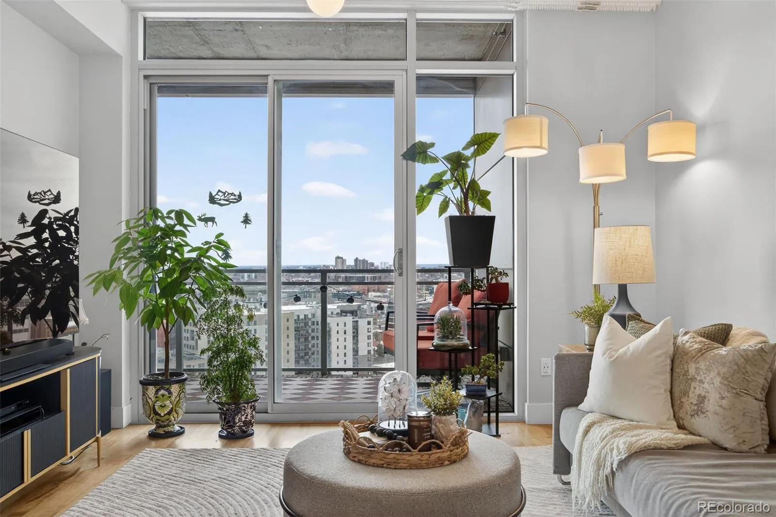 04152026175830 1600 16