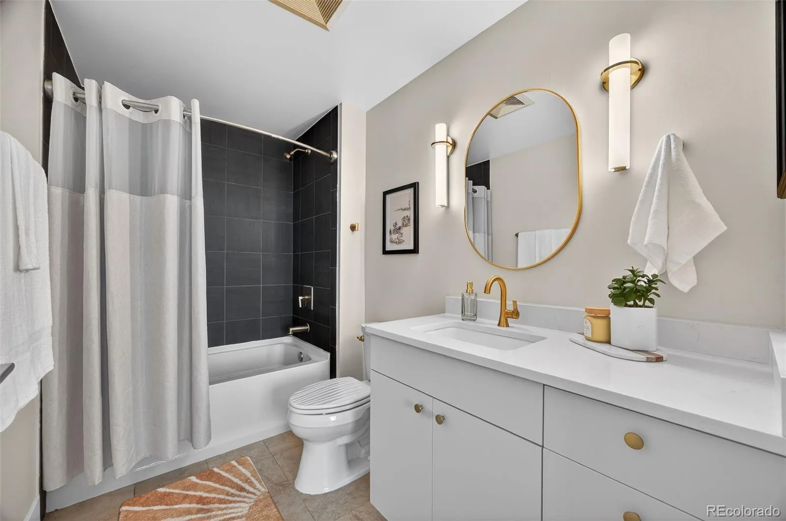 2001 Lincoln Street #2024 Denver CO 80202 | MLS #REC5881624 08192026184345 1600 29