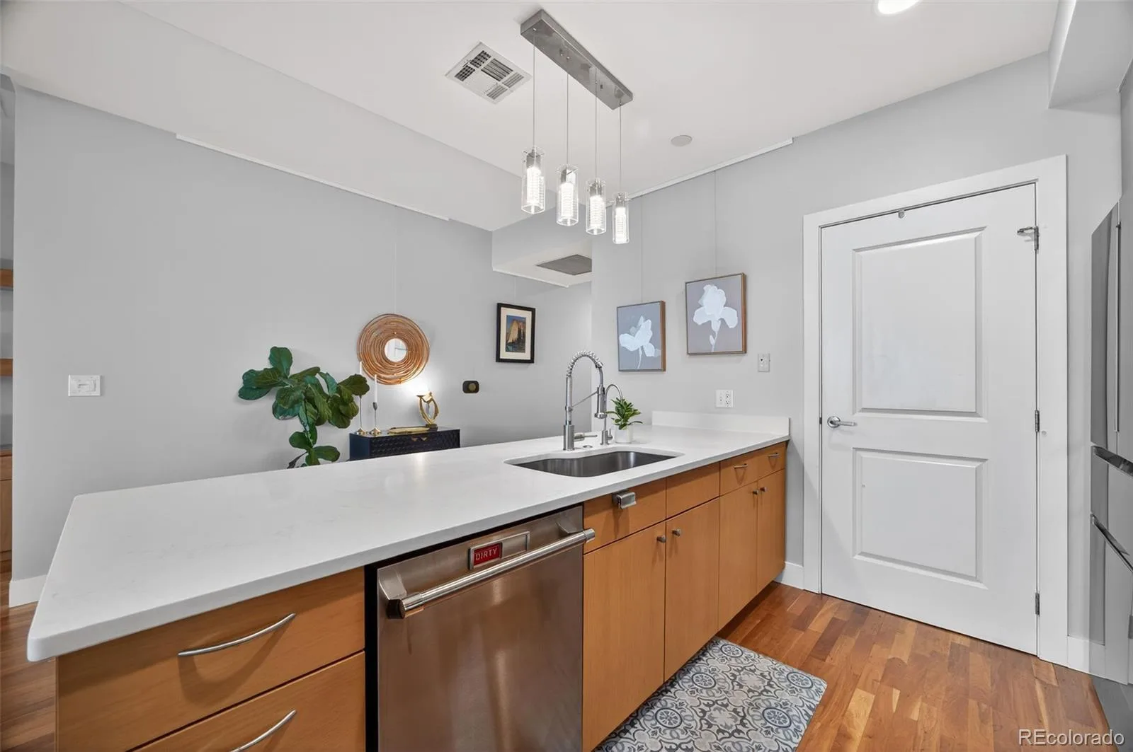 2001 Lincoln Street #2024 Denver CO 80202 | MLS #REC5881624 08192026184345 1600 8