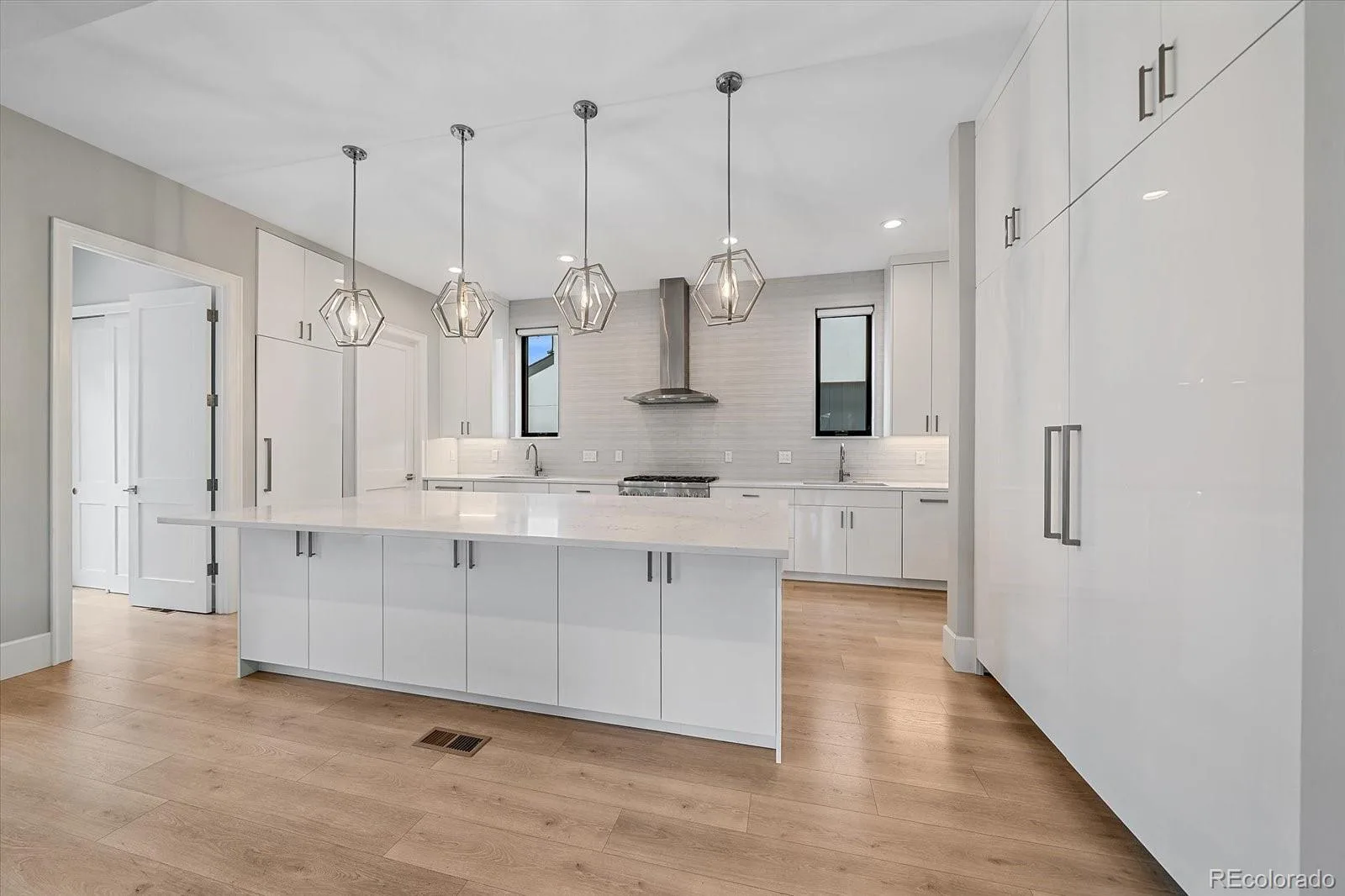 1975 S Gilpin Street Denver CO 80210 | MLS #REC5882297 10122026174022 1600 21
