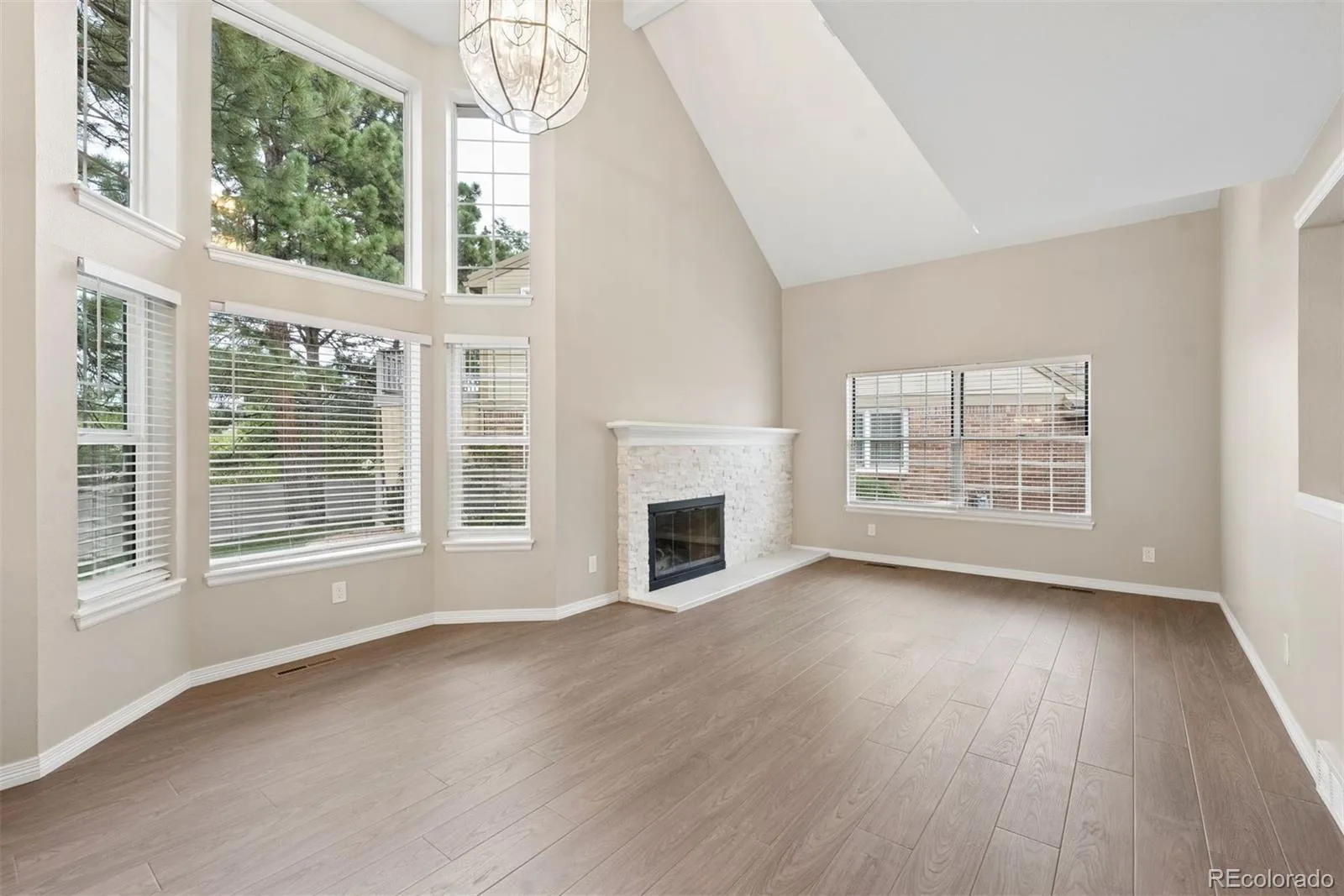 6043 E Briarwood Drive Englewood CO 80112 | MLS #REC5882419 08142026144807 1600 1