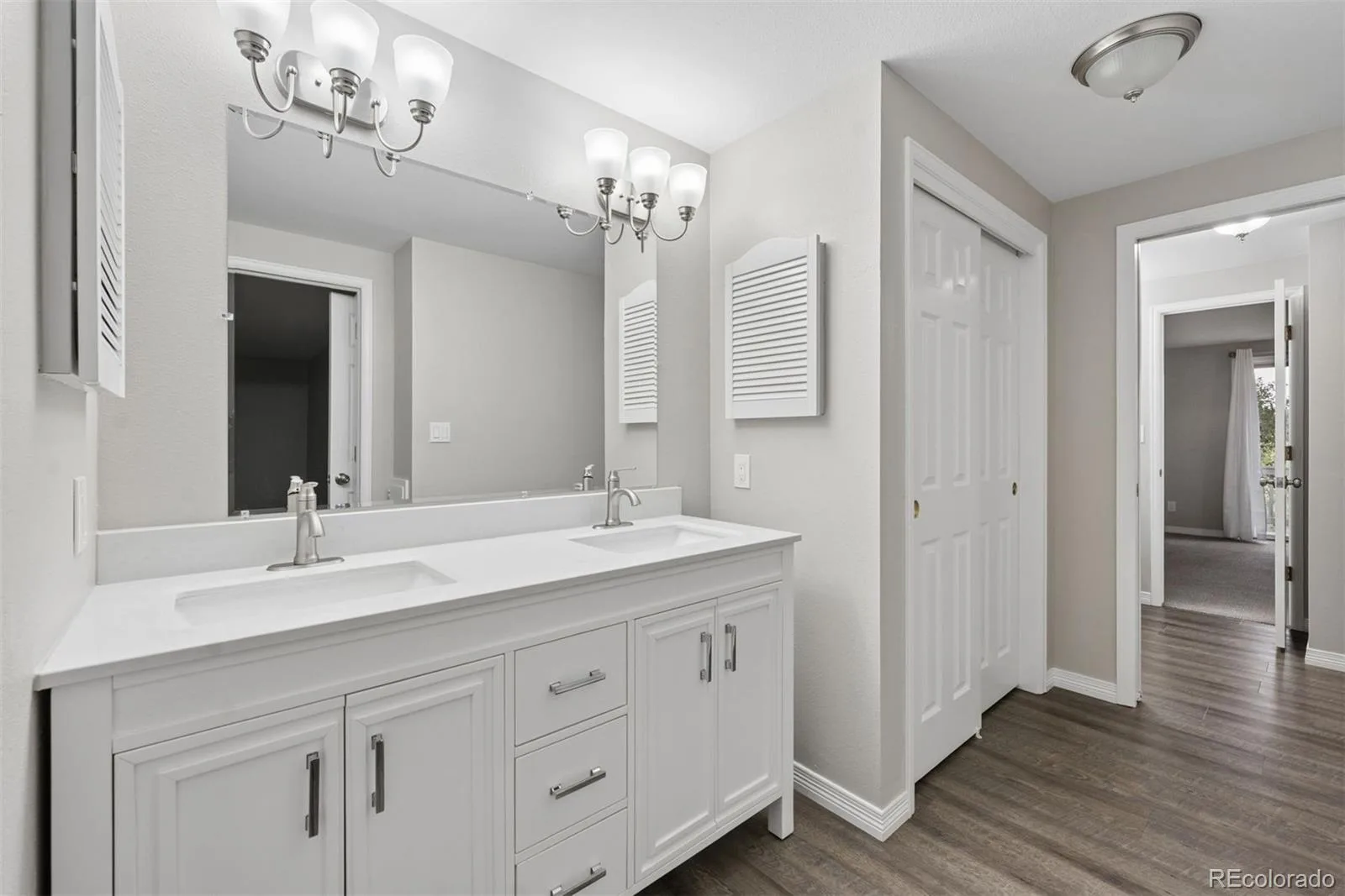 6043 E Briarwood Drive Englewood CO 80112 | MLS #REC5882419 08142026144807 1600 20