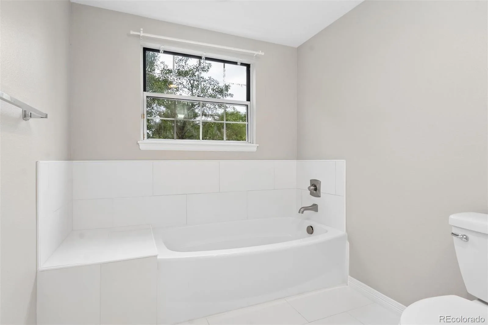 6043 E Briarwood Drive Englewood CO 80112 | MLS #REC5882419 08142026144807 1600 21