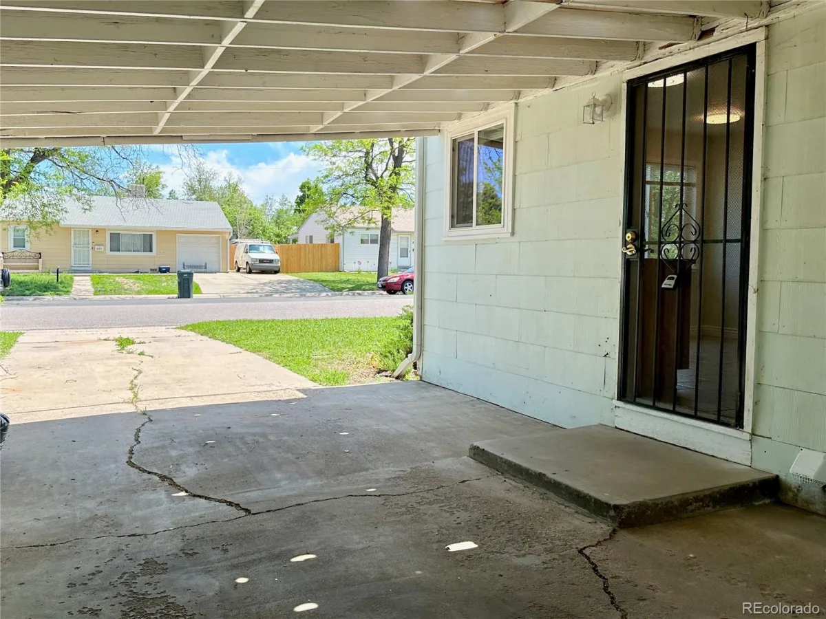 891 Lansing Street Aurora CO 80010 | MLS #REC5883420 08022026053135 1200 15