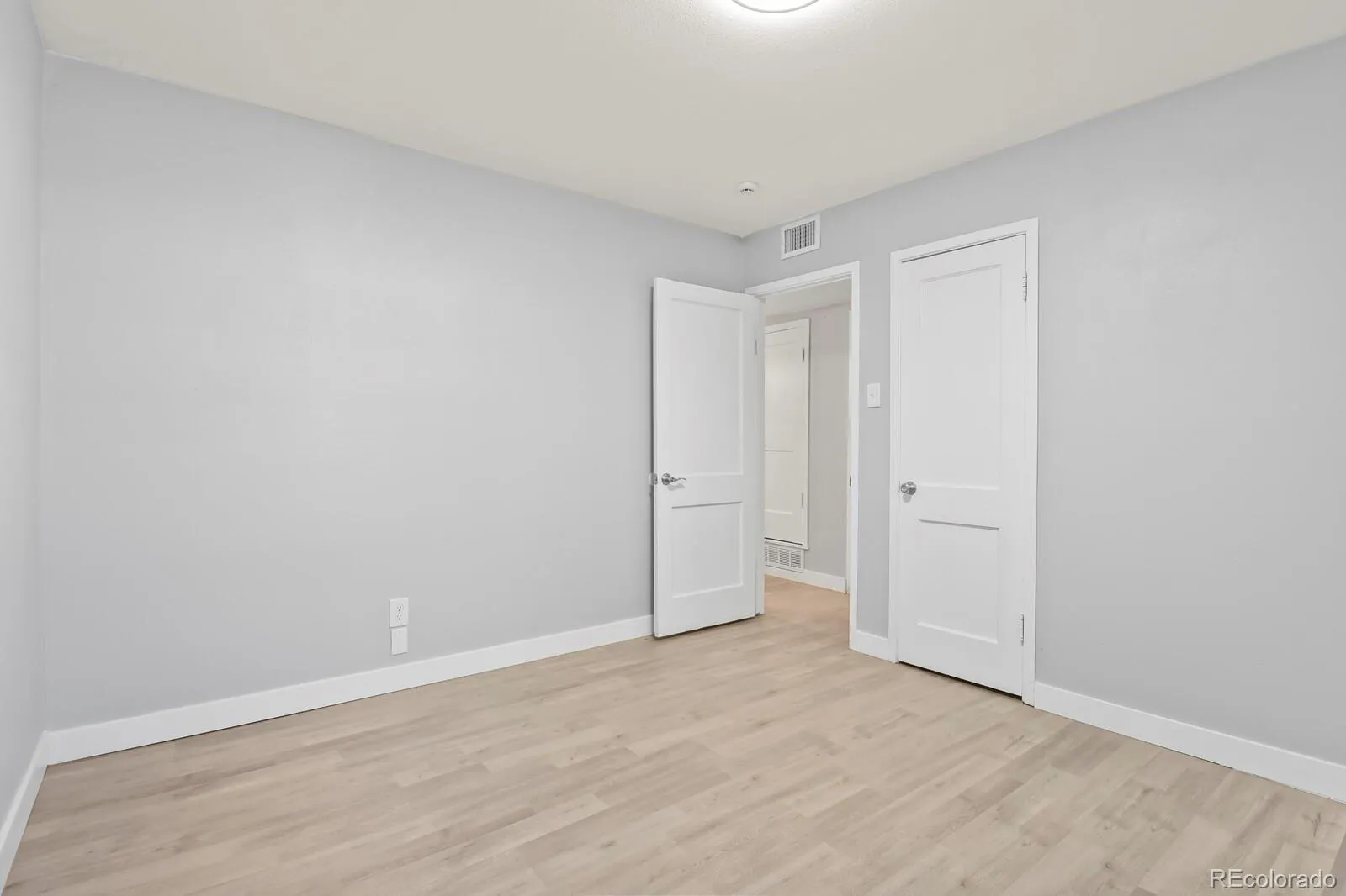 940 Vaughn Street Aurora CO 80011 MLS #REC5883441 05242026093133 1600 16