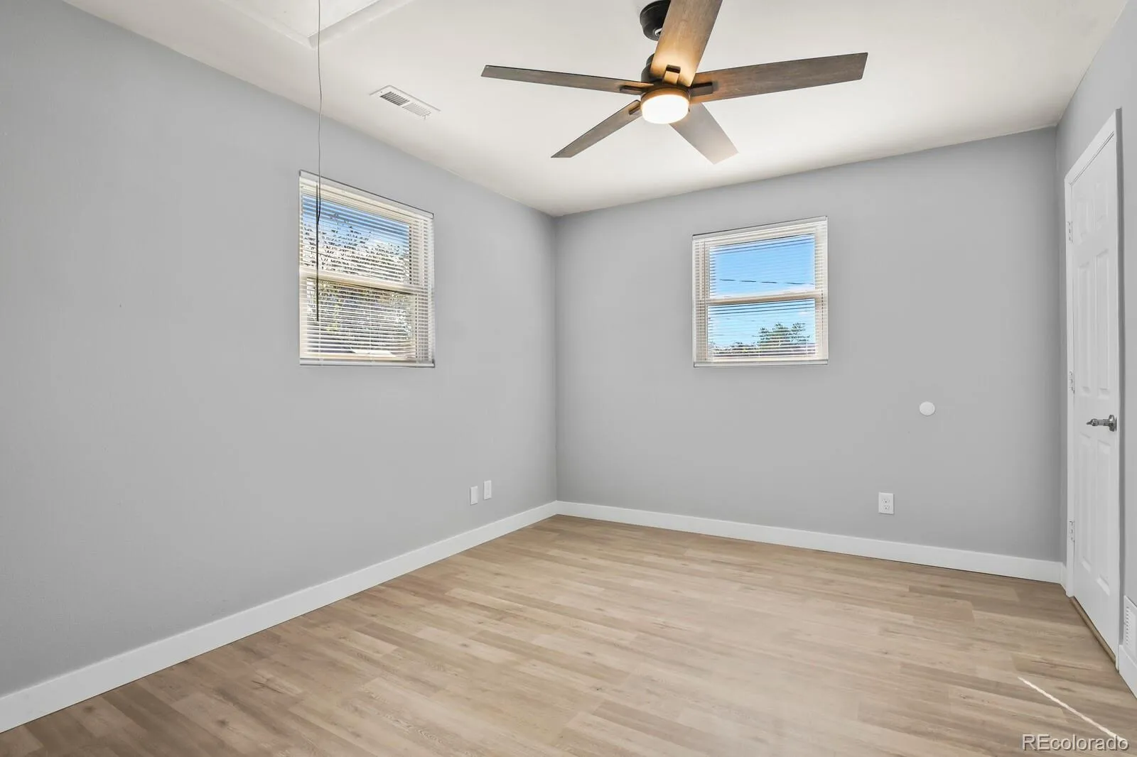 940 Vaughn Street Aurora CO 80011 MLS #REC5883441 05242026093133 1600 18