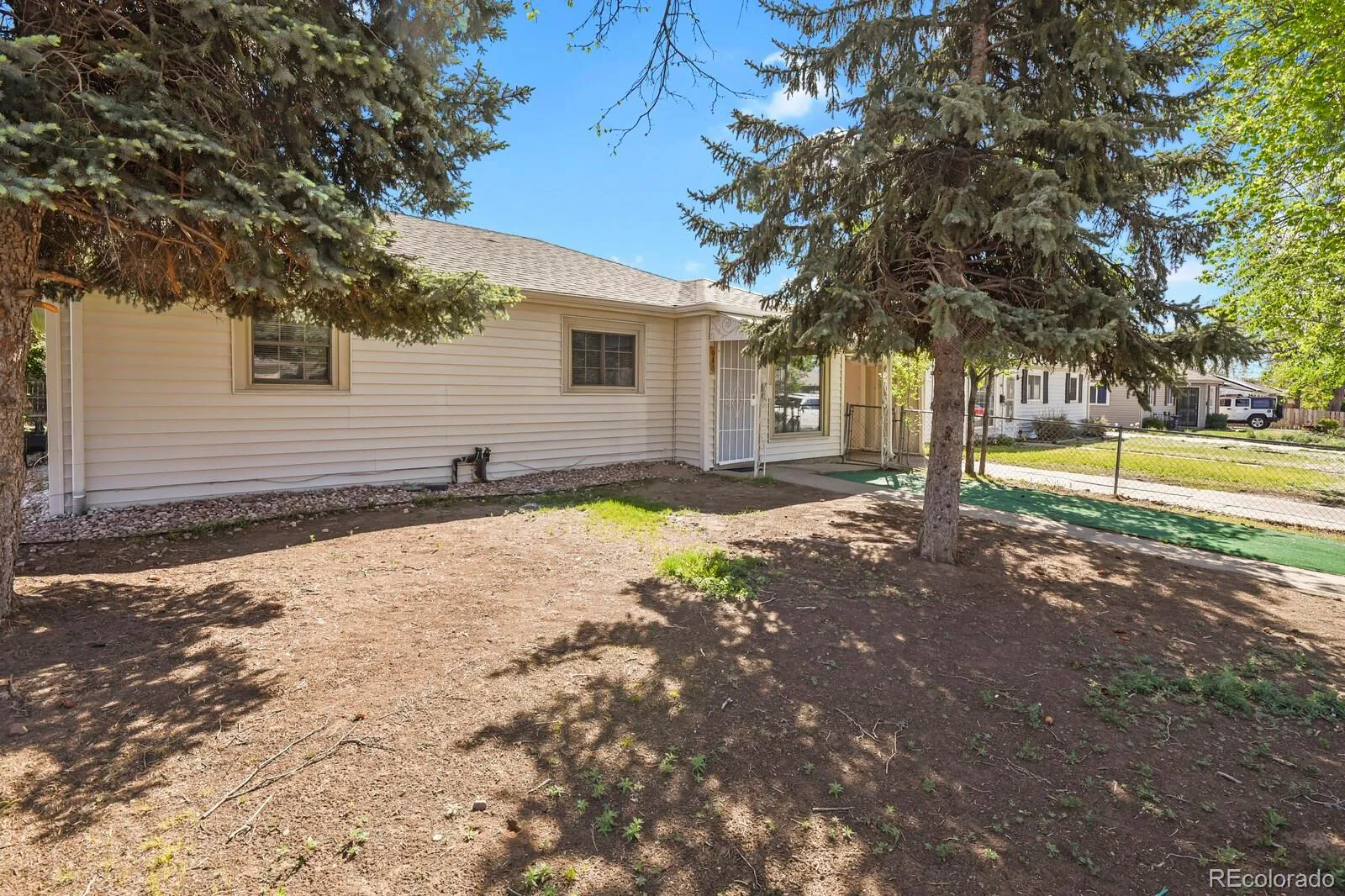 940 Vaughn Street Aurora CO 80011 MLS #REC5883441 05242026093133 1600 3