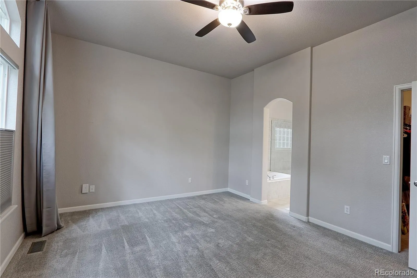 1677 Metropolitan Drive Longmont CO 80504 MLS #REC5884188 05202026001040 1600 11