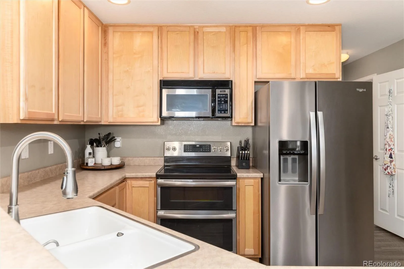 12835 Mayfair Way #D Englewood CO 80112 | MLS #REC5888896 08252026222001 1600 19