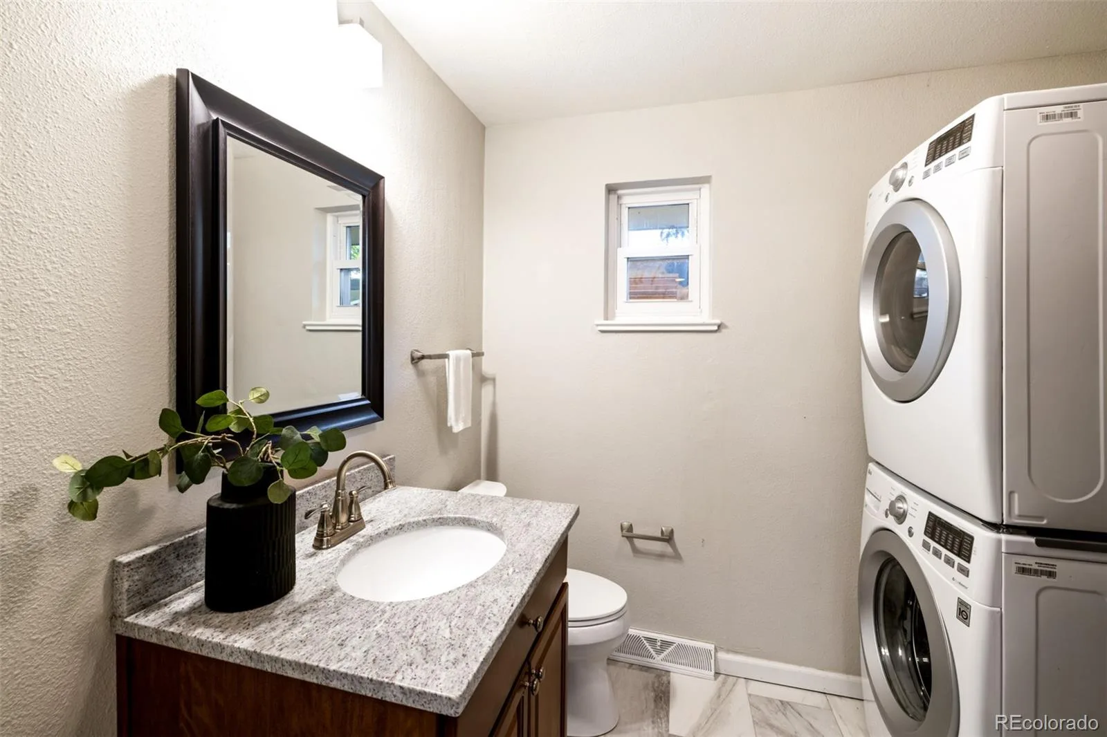 6114 S Fairfield Street Littleton CO 80120 | MLS #REC5893606 08202026044557 1600 11