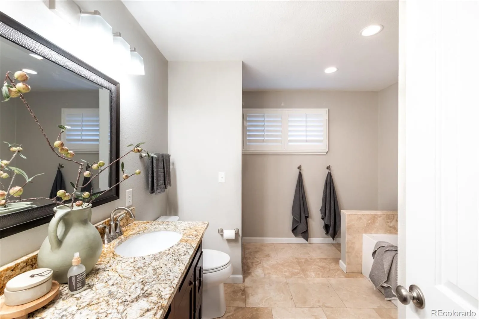 6114 S Fairfield Street Littleton CO 80120 | MLS #REC5893606 08202026044557 1600 16