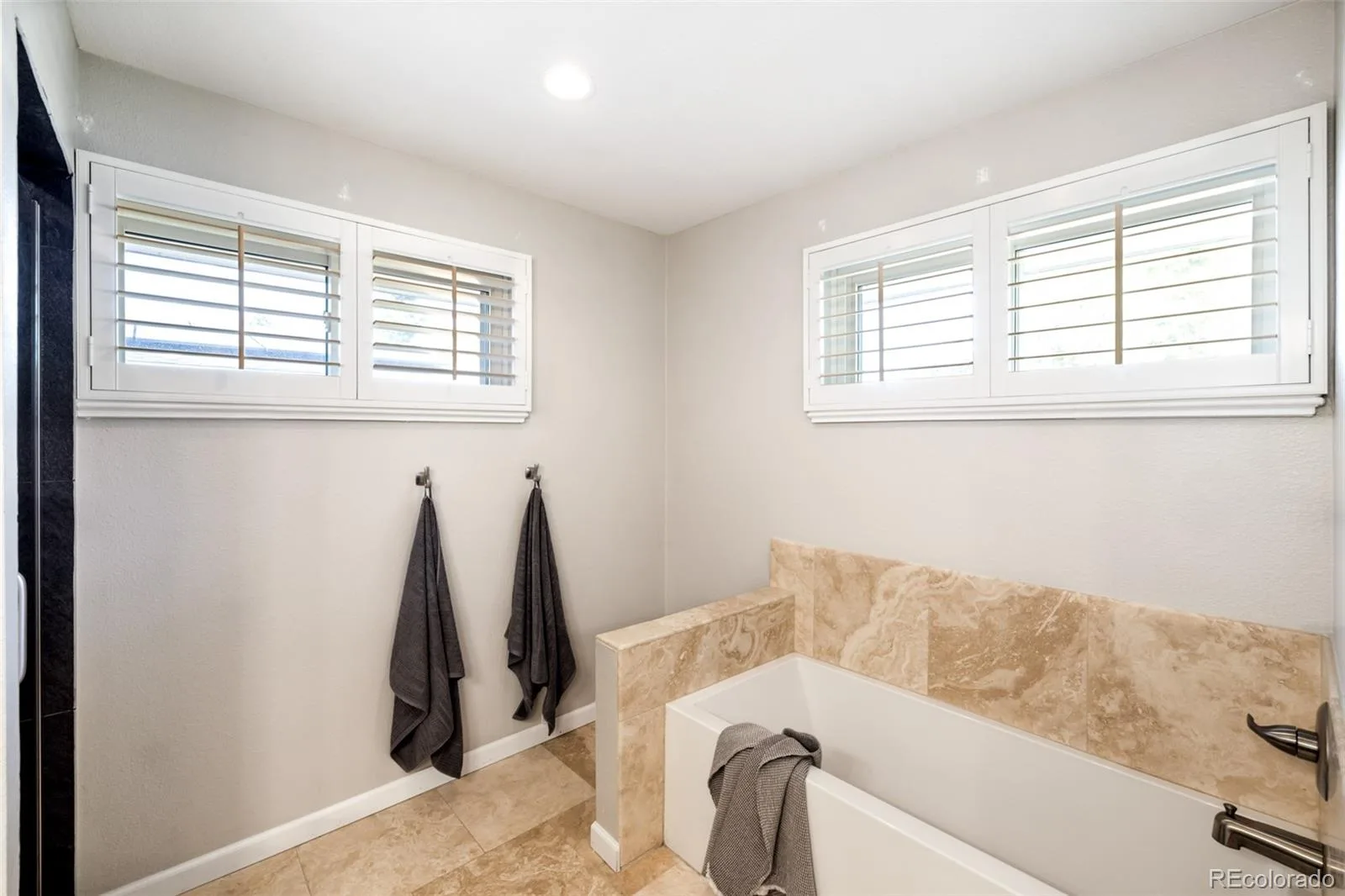 6114 S Fairfield Street Littleton CO 80120 | MLS #REC5893606 08202026044557 1600 18