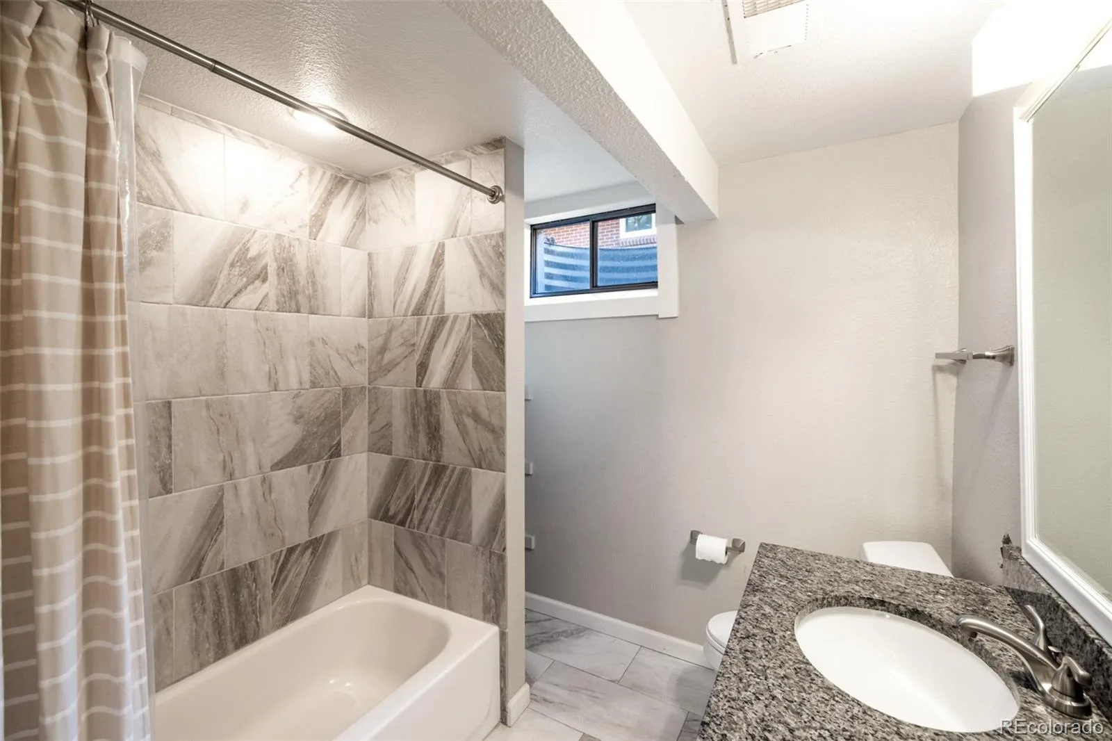 6114 S Fairfield Street Littleton CO 80120 | MLS #REC5893606 08202026044557 1600 27
