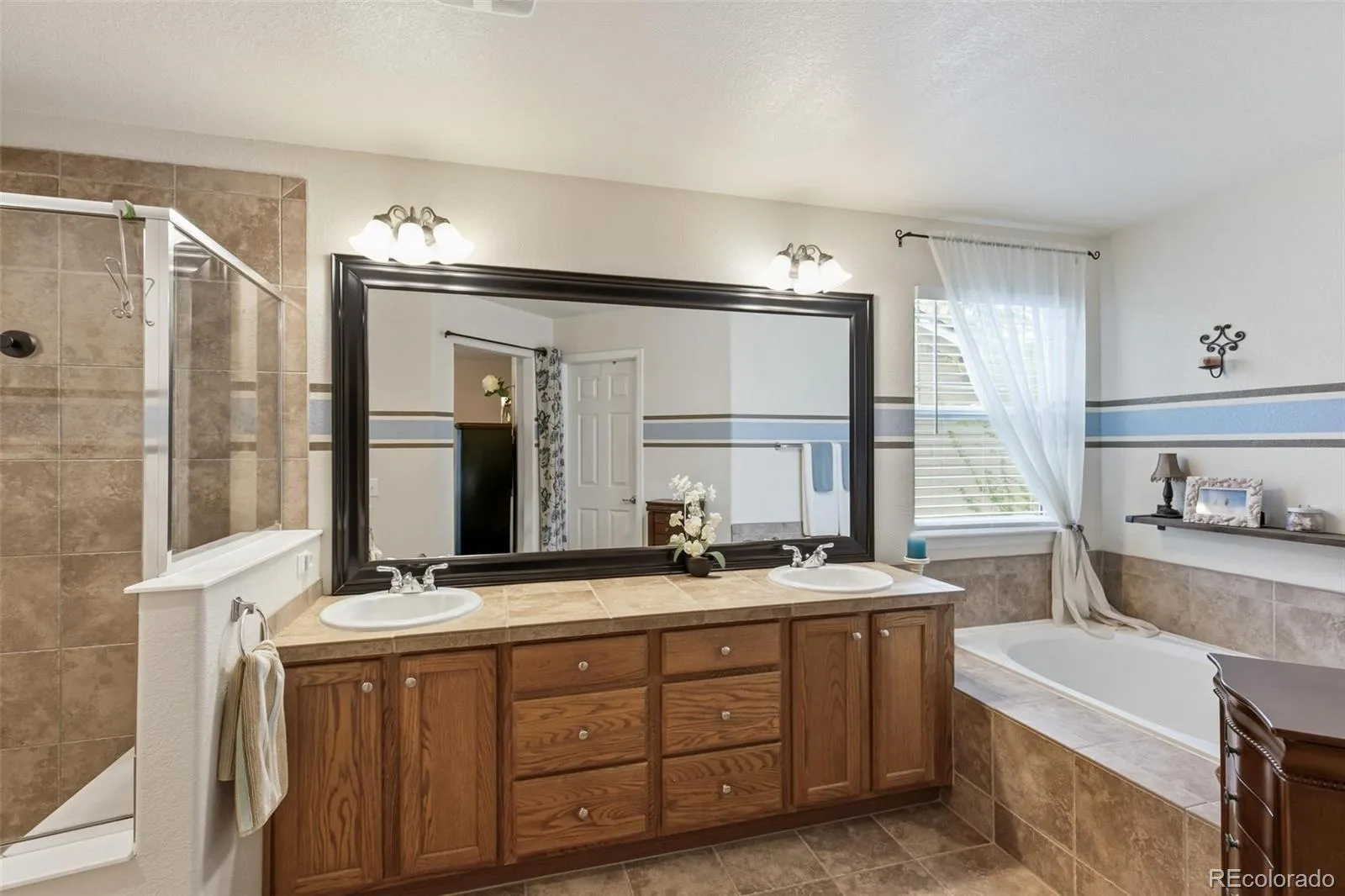 21074 E Hampden Place Aurora CO 80013 MLS #REC5896733 04282026232025 1600 23