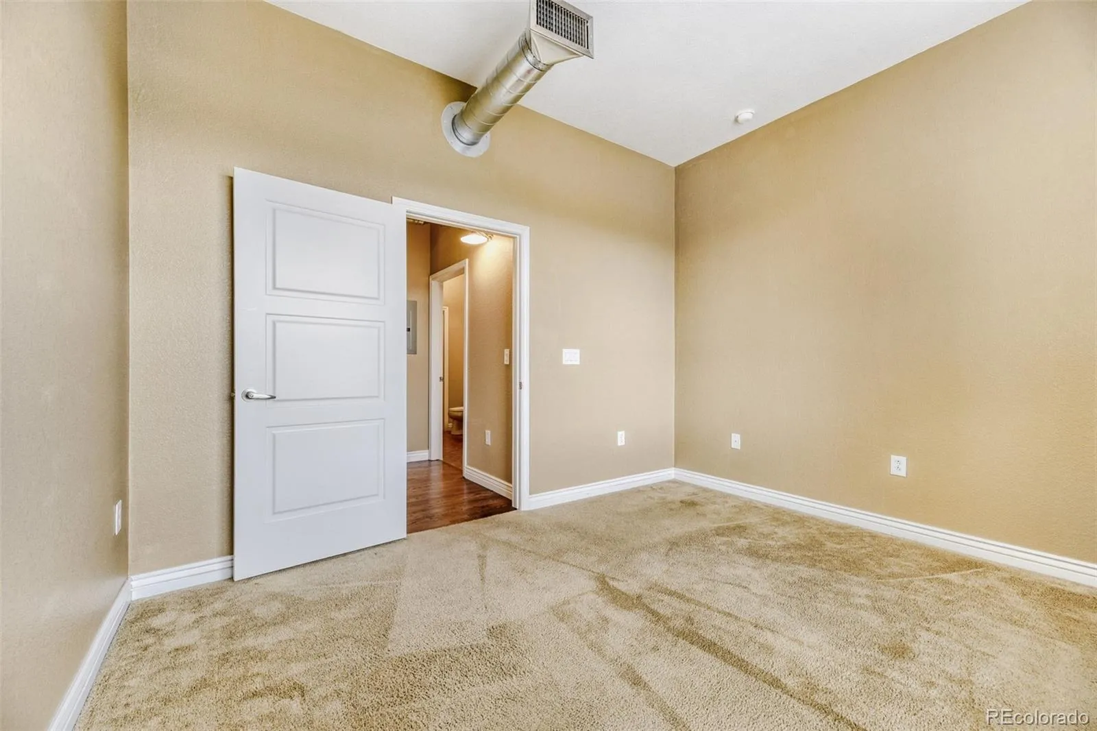 10111 Inverness Main Street #218 Englewood CO 80112 | MLS #REC5900271 04032026215817 1600 12