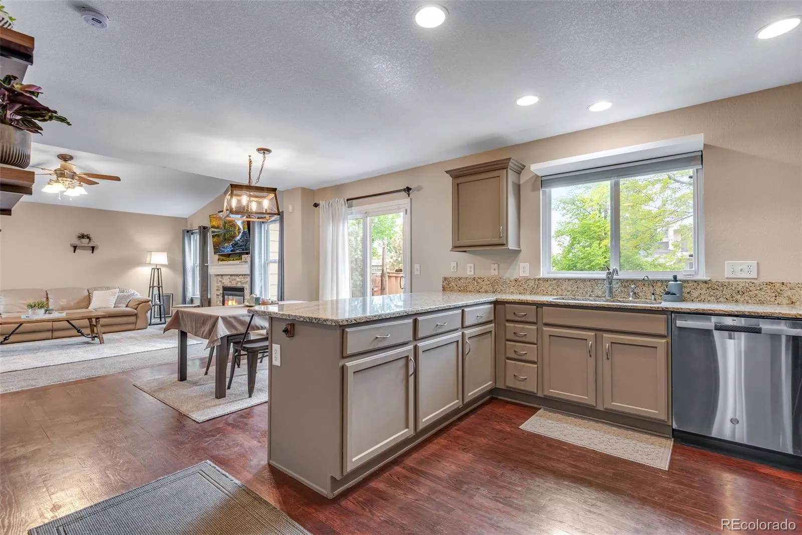 1179 S Alton Court Denver CO 80247 MLS #REC5902380 05012026032324 1600 10