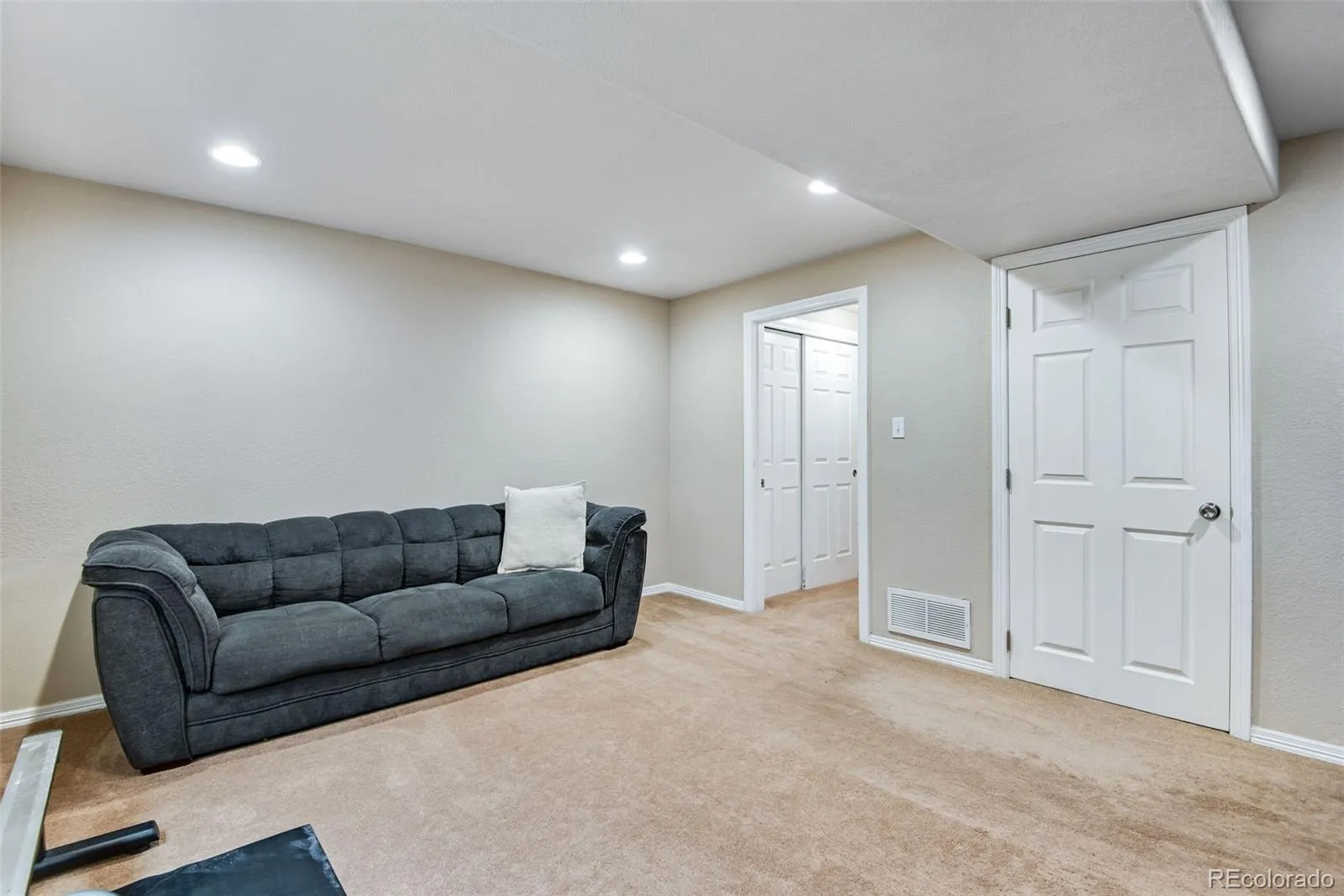 1179 S Alton Court Denver CO 80247 MLS #REC5902380 05012026032324 1600 23