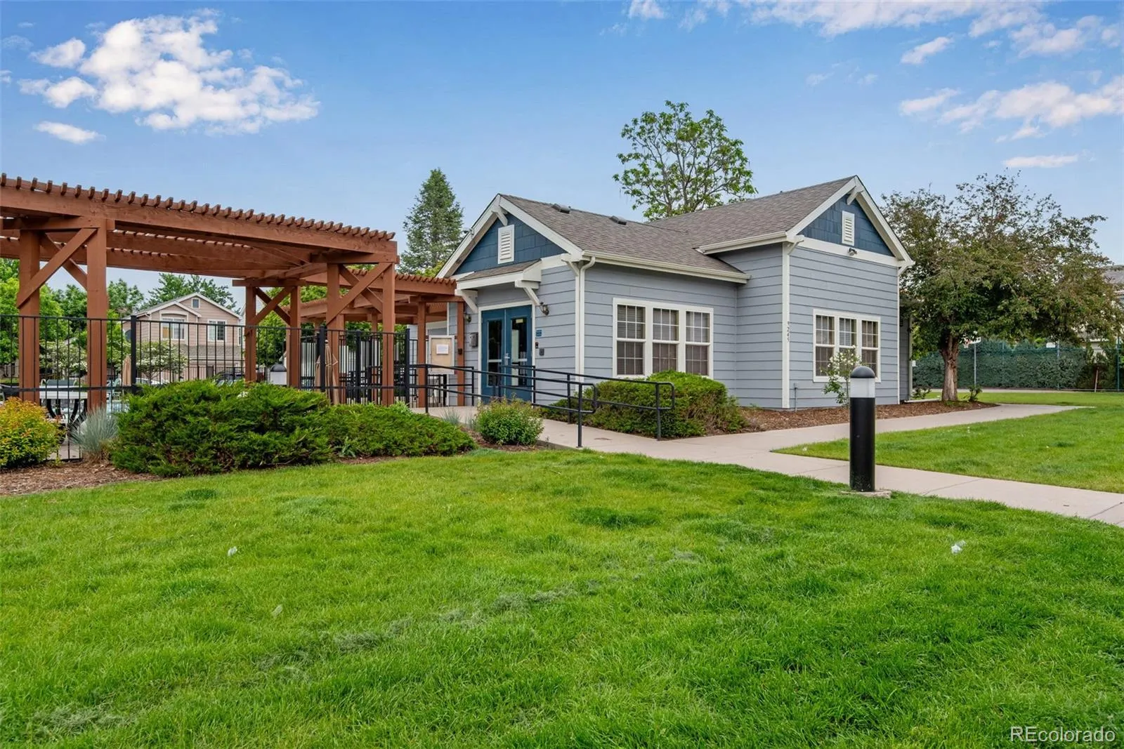 1179 S Alton Court Denver CO 80247 MLS #REC5902380 05012026032324 1600 37