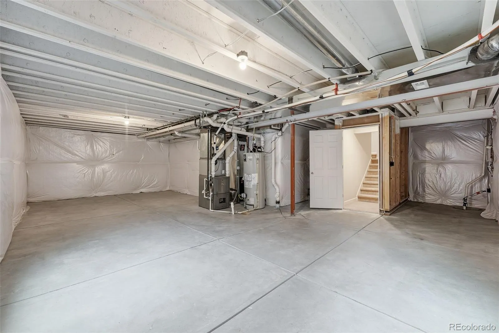 04132026222333 1600 33