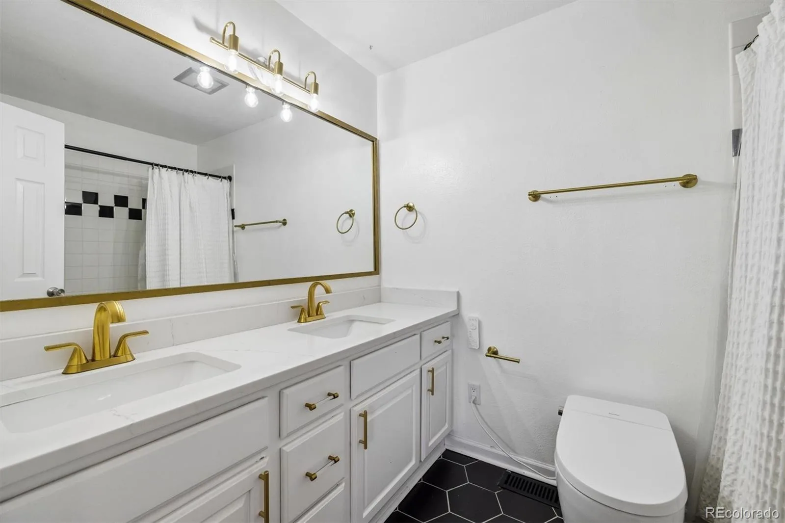 9143 W Arbor Avenue Littleton CO 80123 | MLS #REC5903742 08262026150434 1600 22