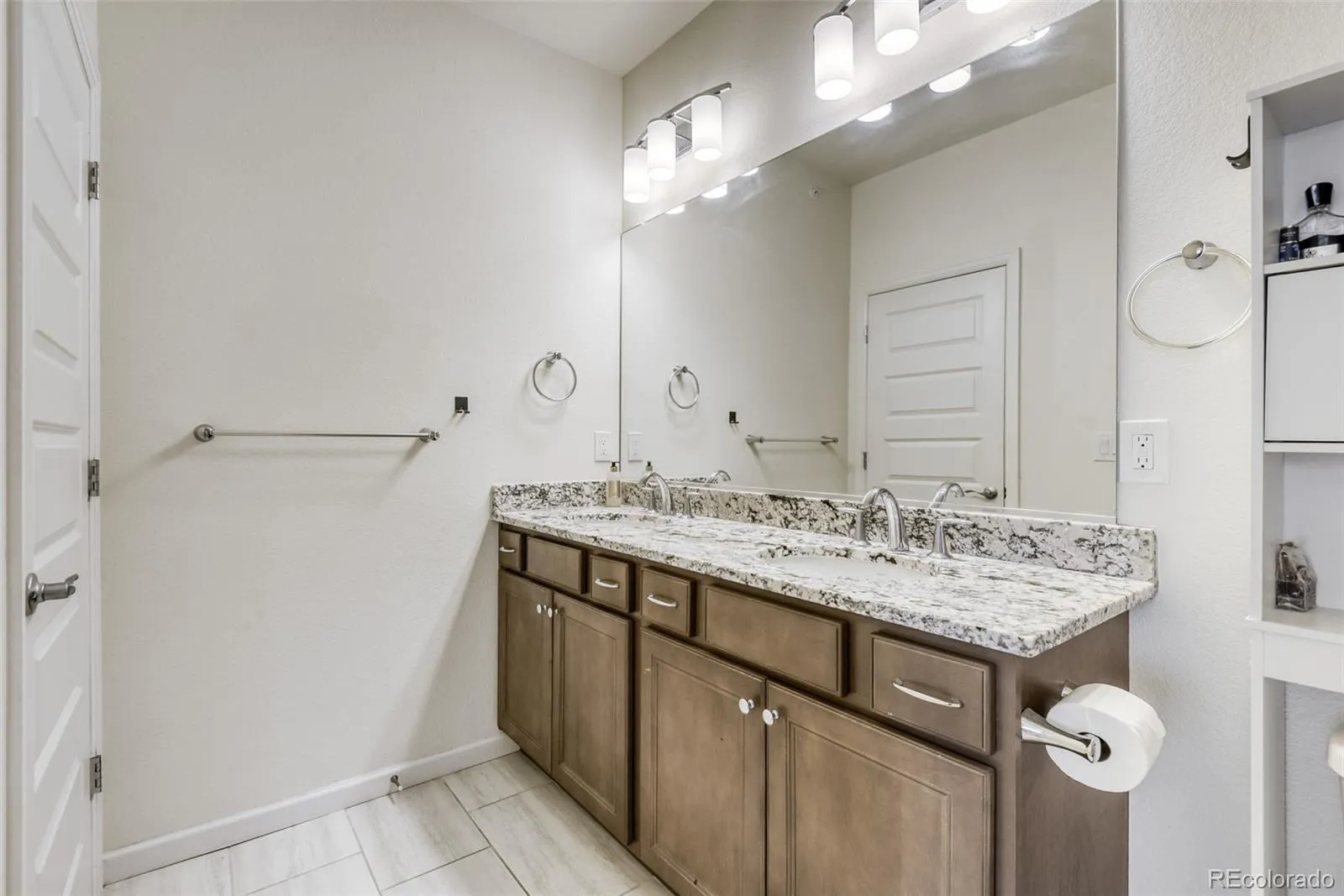 5745 S Buchanan Court #E Aurora CO 80016 MLS #REC5903954 04092026162204 1600 8