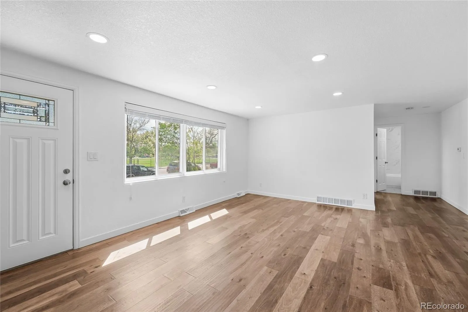 925 Kohl Street Broomfield CO 80020 MLS #REC5906704 05202026023741 1600 4