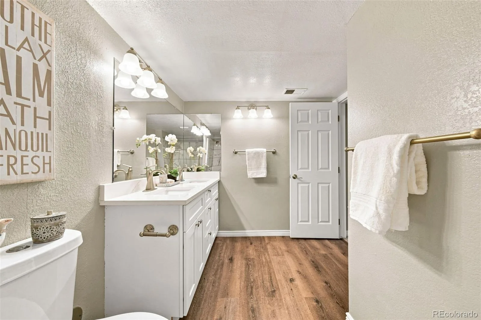 12093 W Cross Drive #204 Littleton CO 80127 | MLS #REC5907748 08262026150428 1600 17