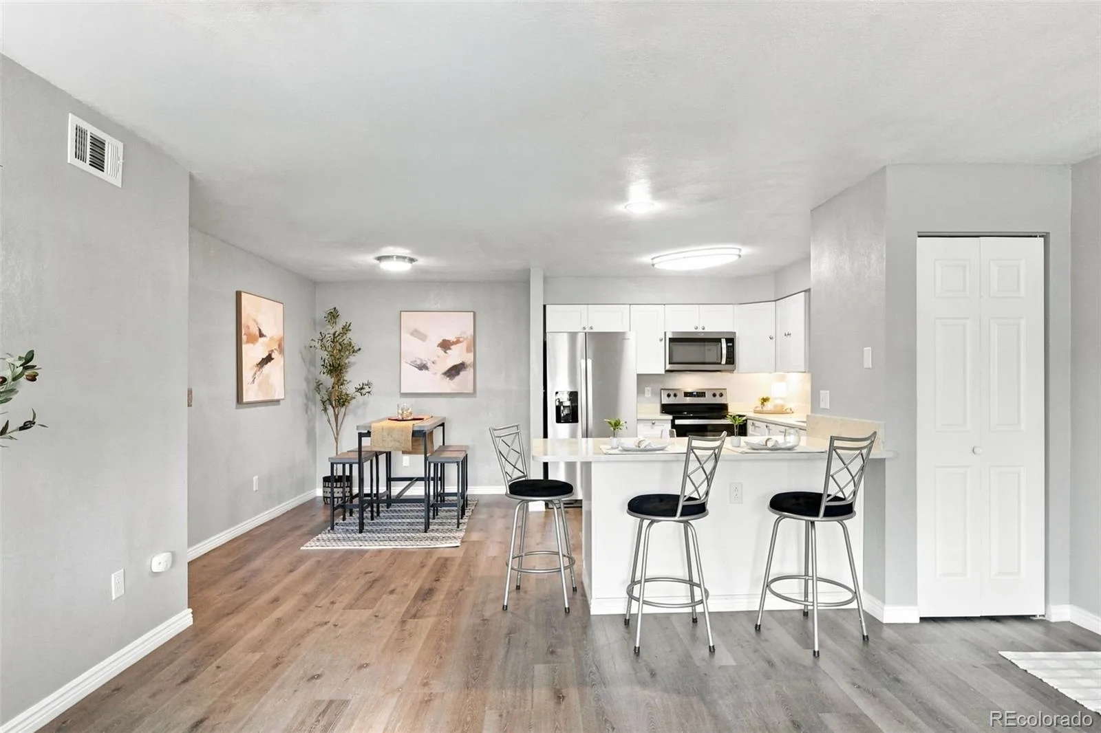 12093 W Cross Drive #204 Littleton CO 80127 | MLS #REC5907748 08262026150428 1600 6