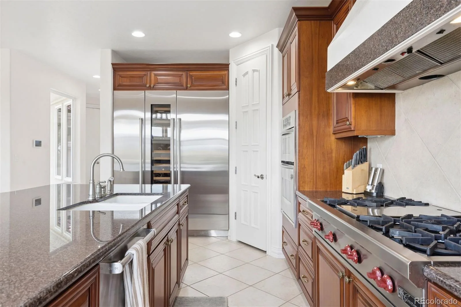 8926 Ridgepoint Way Castle Pines CO 80108 | MLS #REC5908056 08262026184235 1600 4