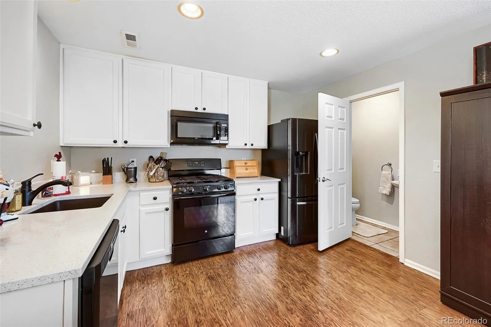 7846 S Kittredge Circle Englewood CO 80112 | MLS #REC5909367 06152026193402 1600 3
