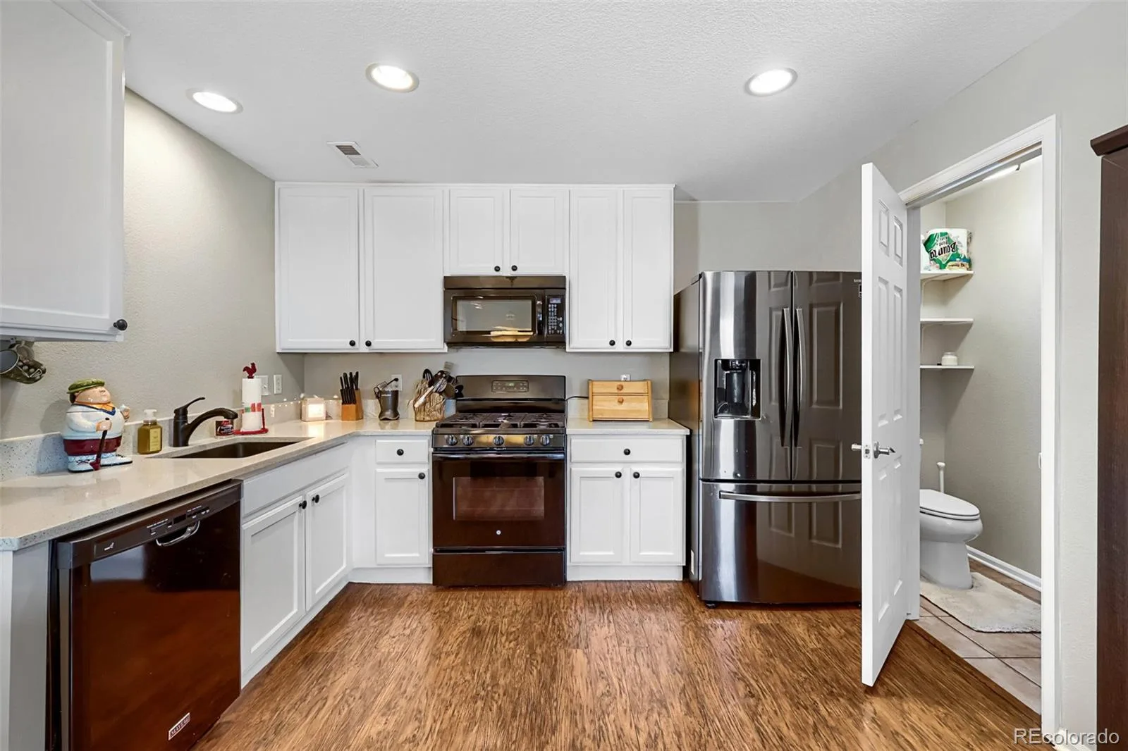 7846 S Kittredge Circle Englewood CO 80112 | MLS #REC5909367 06152026193402 1600 4