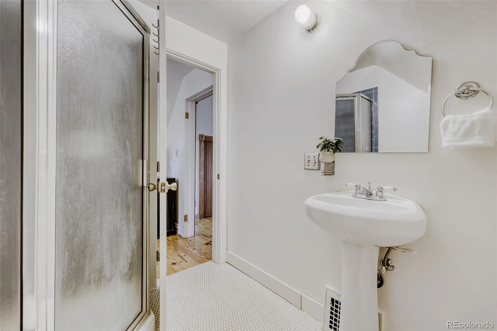 4922 W 34th Avenue Denver CO 80212 MLS #REC5909730 04212026232426 1600 19