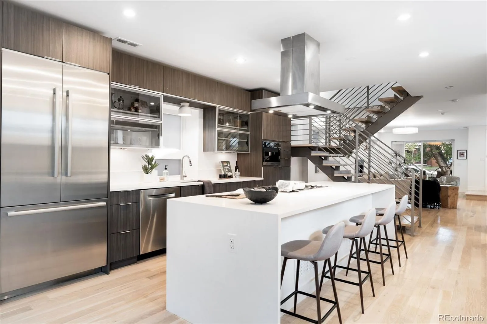 08262026162732 1600 10