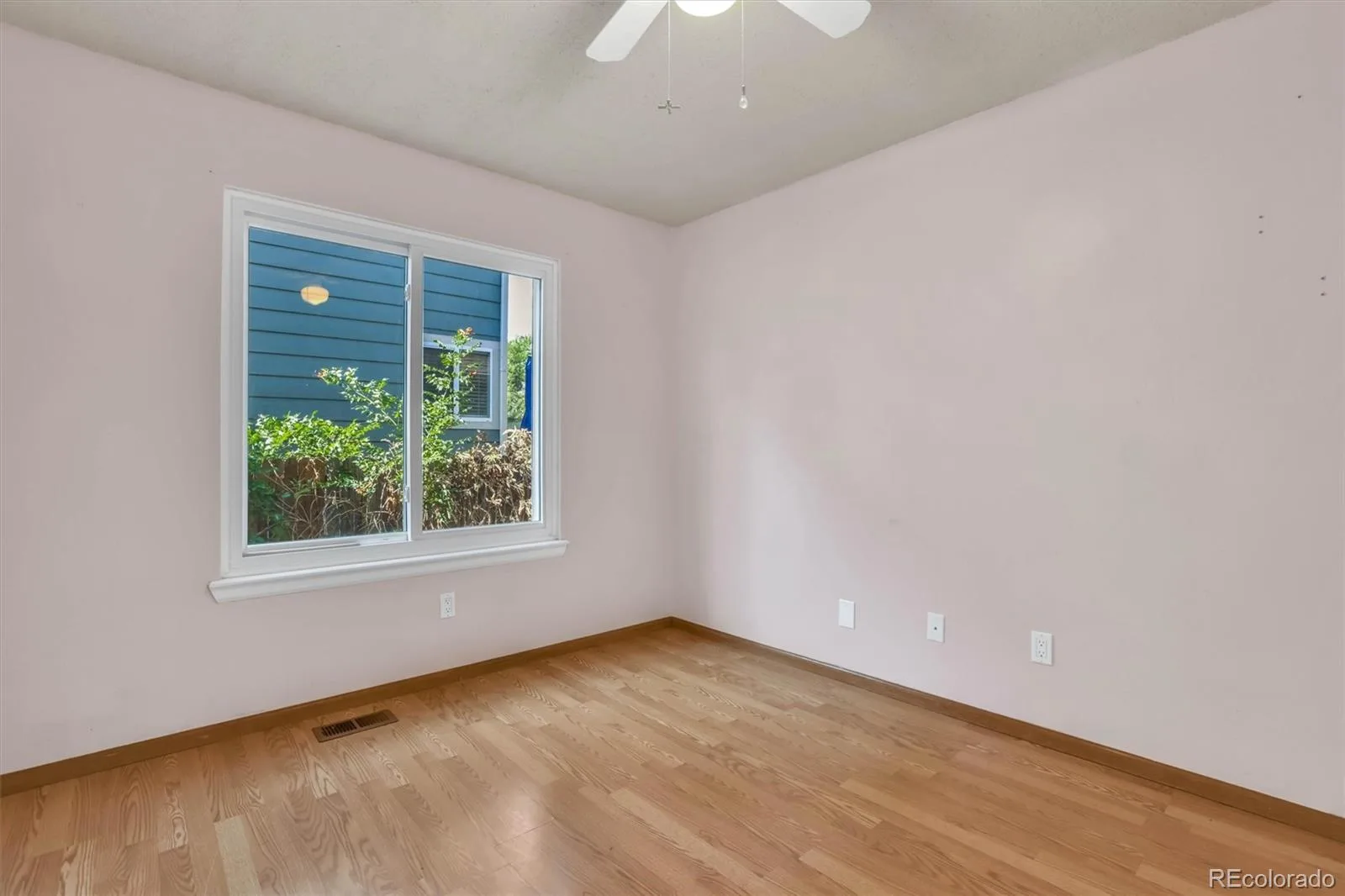 5339 S Jebel Street Aurora CO 80015 | MLS #REC5916759 08082026184500 1600 23
