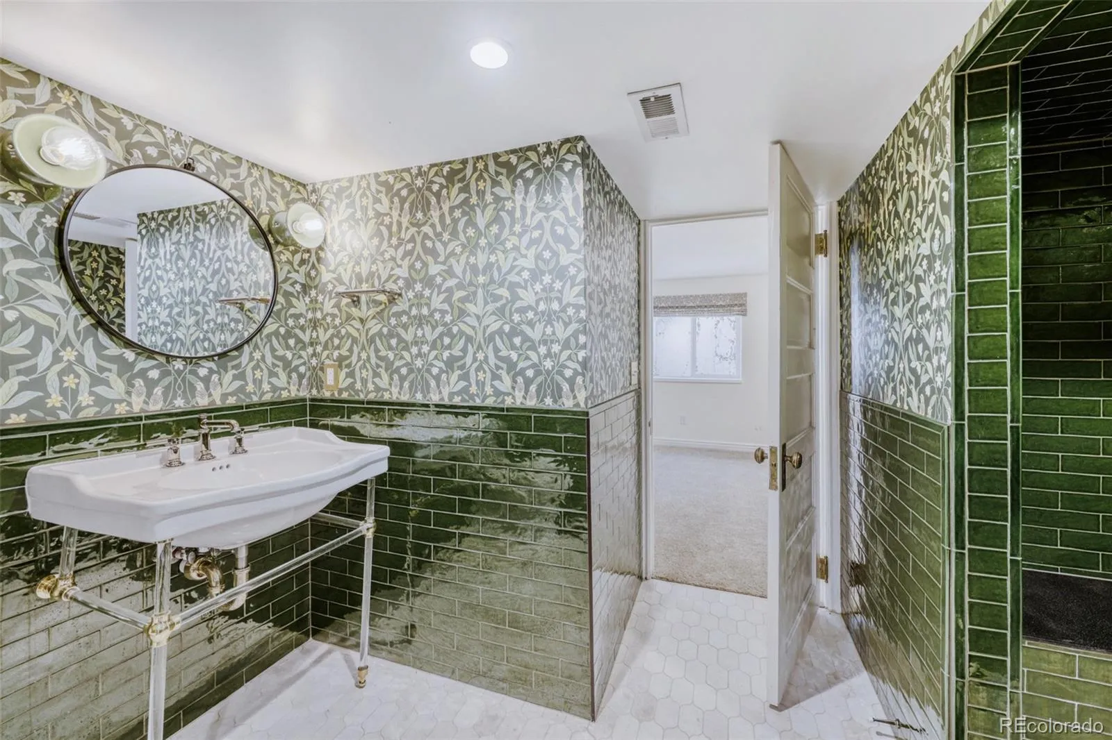 04112026154716 1600 24