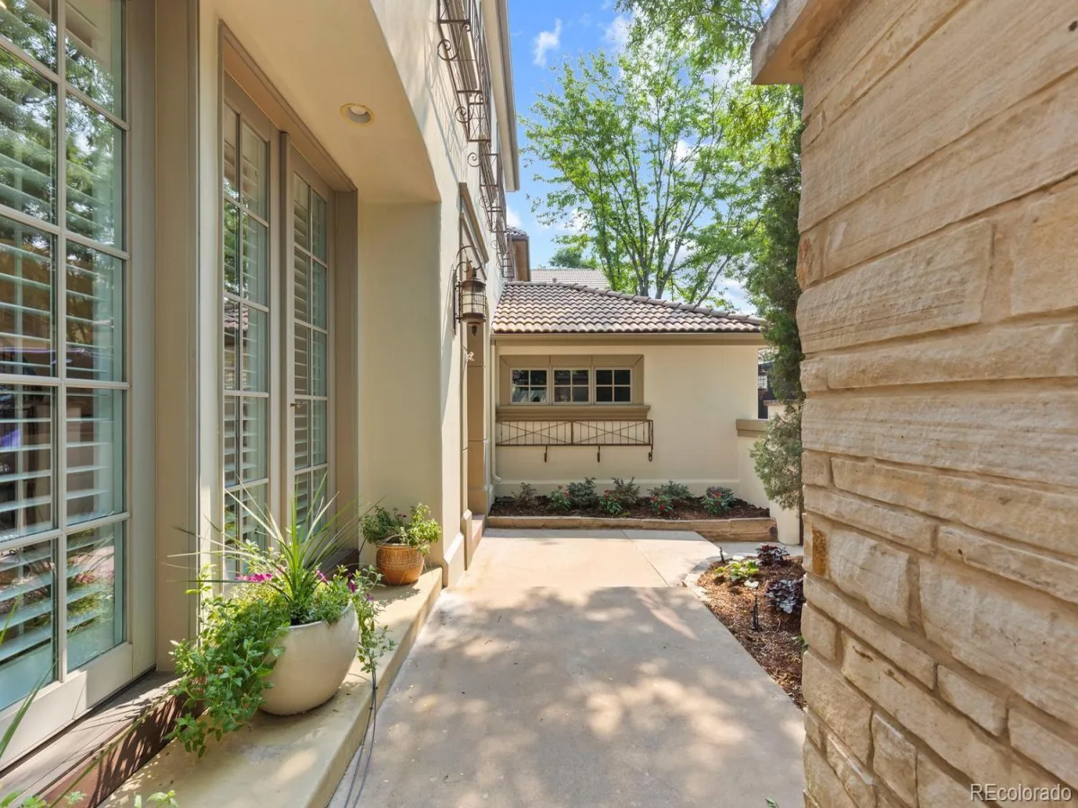 100 S University Boulevard #1 Denver CO 80209 | MLS #REC5918764 08062026182230 1200 11