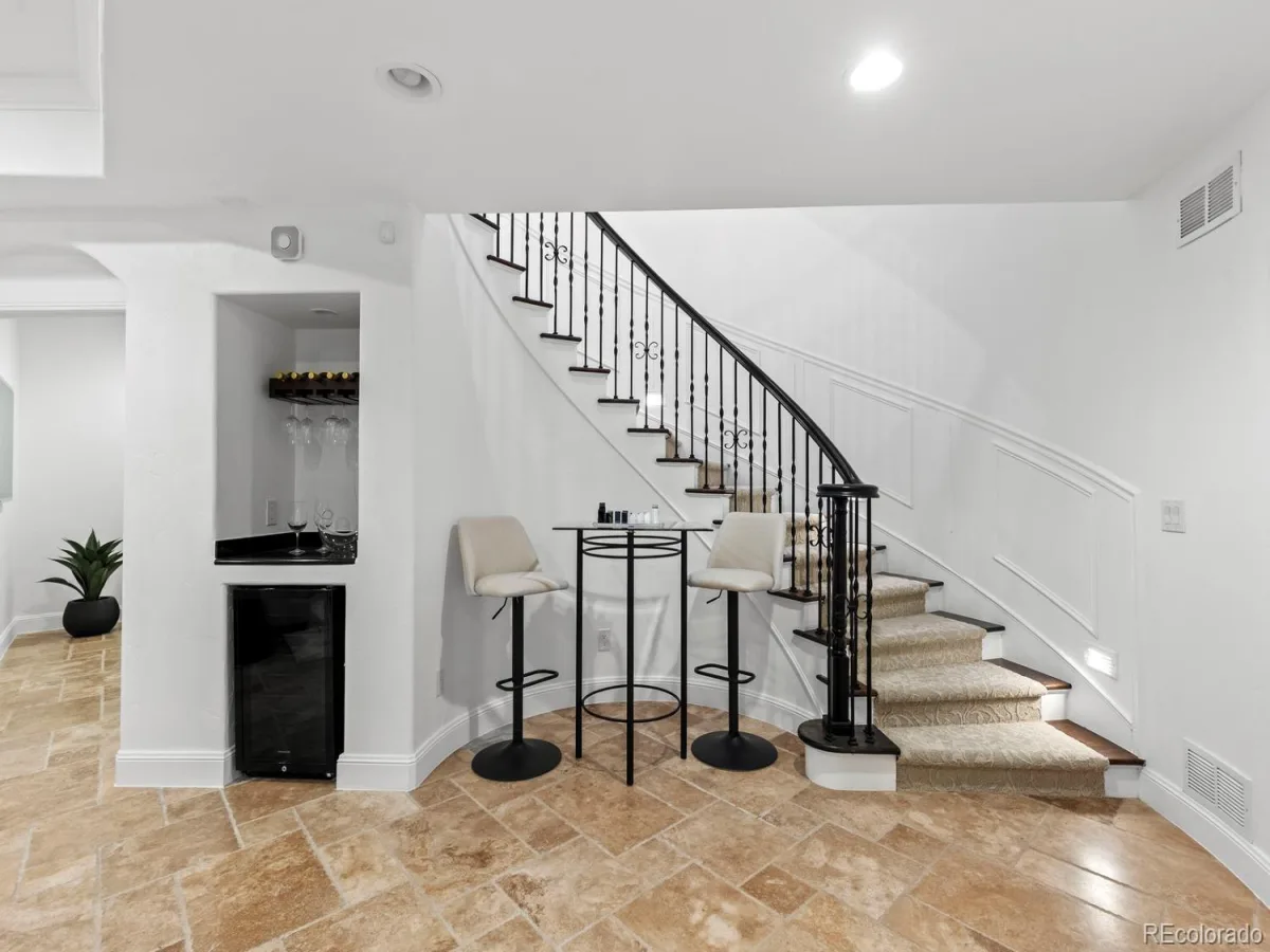 100 S University Boulevard #1 Denver CO 80209 | MLS #REC5918764 08062026182230 1200 39
