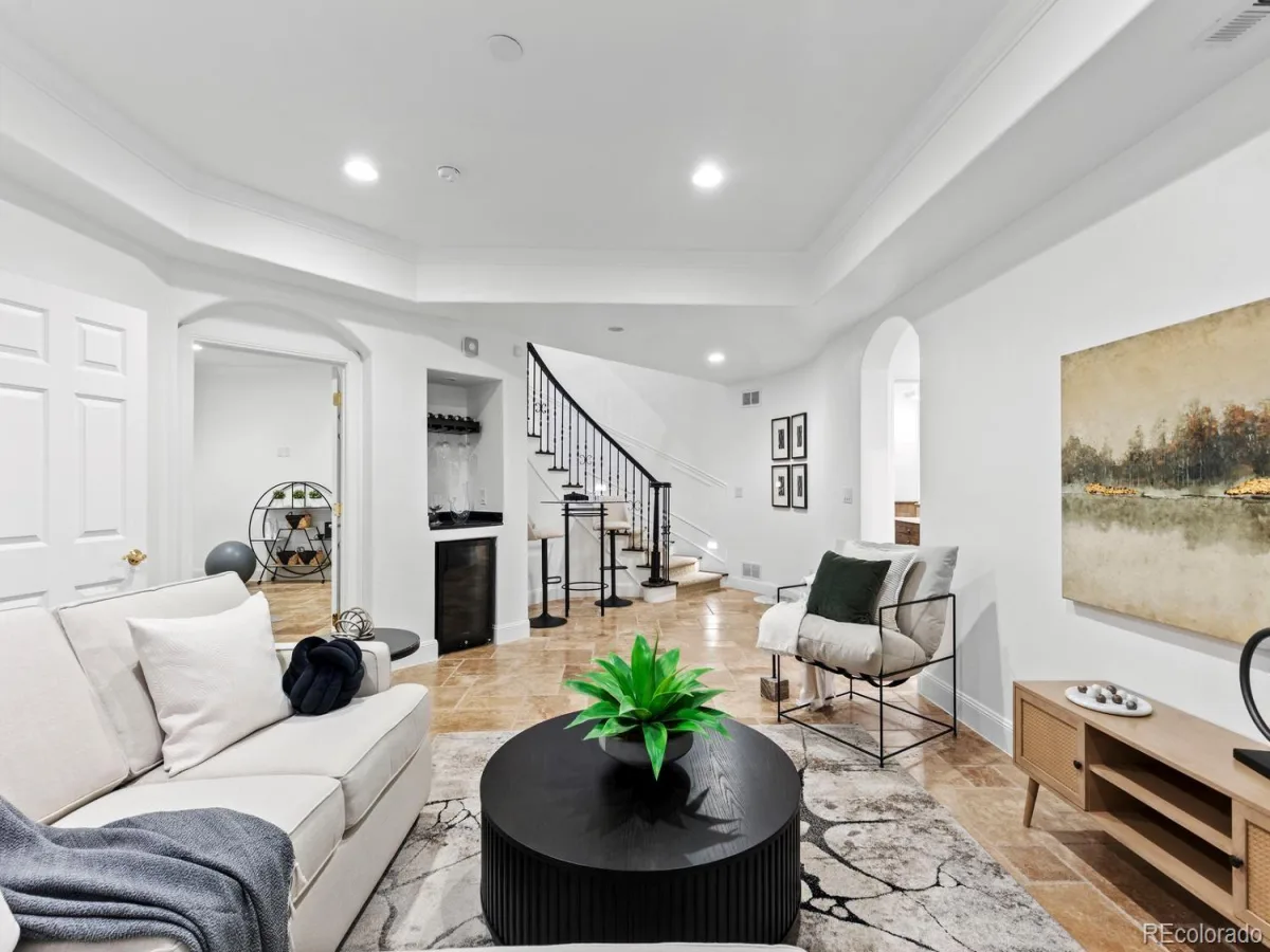 100 S University Boulevard #1 Denver CO 80209 | MLS #REC5918764 08062026182230 1200 40